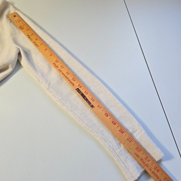 Vince Womens Cashmere Sweater Size XS Cream‎ V Neck Pullover Minimalist Luxe - Picture 15 of 16